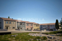 Istra, Rovinj, okolica Putini, dvosoban stan 65.72 m² s natkrivenom te