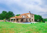 Istra, Rovinj - prekrasna villa s velikom okućnicom