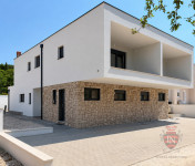 Istra, Savudrija : Moderna kuća s bazenom