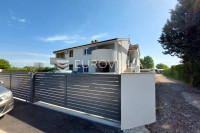 Istra, Šišan, dvojna kuća u mirnom dijelu, otvoren pogled s kata, 2 st