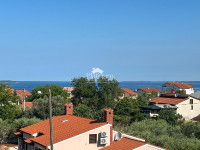 Istra, Štinjan, trosobni apartman na mansardi s pogledom