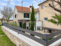 ISTRA, SV. PETAR U ŠUMI kamena istarska kuća