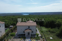 Istra, Sveti Lovreč Labinski, moderna vila s panoramskim pogledom na m