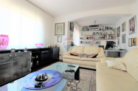 ISTRA,UMAG-LUKSUZNO OPREMLJENI STAN NADOMAK CENTRA NA MIRNOJ LOKACIJI