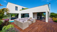 Istra,Umag-Moderna luksuzna vila s velikom okućnicom 400 m od mora