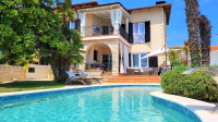 Istra, Umag, vila s bazenom 1. red do mora