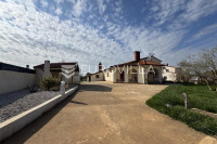 Istra, Valbandon, najam obiteljske kuće 180m2 s predivnom okućnicom