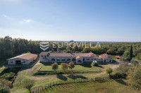 Istra, Višnjan, EKSKLUZIVAN NAJAM, reprezentativno imanje s turističko