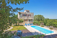 Istra, Višnjan okolica, adaptirana istarska ruralna kuća s bazenom
