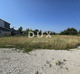 ISTRA, VODNJAN - Građevinsko zemljište pripojeno uz put 659 m2