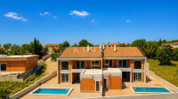 Istra, Vodnjan- moderna dvojna vila 260m2 s bazenom u mirnom okruženju