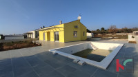 Istra, Vodnjan, prizemnica 103 m2 sa bazenom i okućnicom, pogled more,
