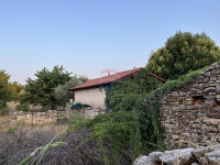 Istra,Vodnjan,teren sa uctranim starim objektom