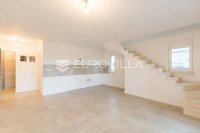 Istra, Volme, dvoetažni stan 106 m2 samo 300 m od mora