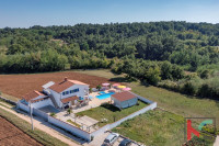 ISTRA, KUĆA ZA ODMOR U SRCU ISTRE NA OKUĆNICI OD 1215M2, PRILIKA #PROD