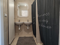 Iznajmljujem kompletan  stan za obitelj ili studente ! rez ukljucene !