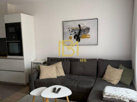 Iznajmljujemo novouređeni trosoban stan s 2 PM u blizini Mall of Split