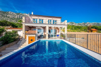 JABLANAC - kuća 260m2 sa bazenom i pogledom na more