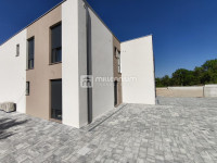 Jadranovo, 123m2, novogradnja s bazenom