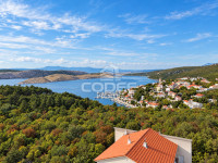 JADRANOVO –APARTMAN S VRTOM 90 m2, 200 METARA OD MORA