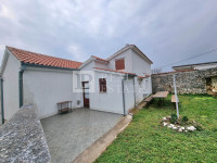 JADRANOVO - kuća s tri stana