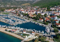 NAMJEŠTEN JEDNOSOBAN STAN S + 2 PARKING MJESTA - NOVOGRADNJA STROŽANAC