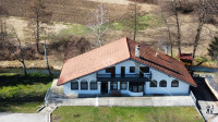 Josipdol, kuća s apartmanima, 400 m2
