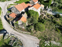 Kamena kuća u Brsečinama sa zemljištem ukupne površine 609 m2