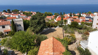Kamena kuća na građevinskoj parceli 650 m² – SUTIVAN, BRAČ
