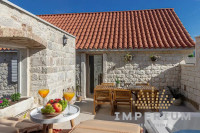 Kamena kuća s jacuzzijem i garažom – Trogir, Čiovo, blizina centra