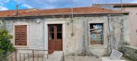 Kamena rustikalna kuća za adaptaciju u  Veloj Luci, 100m2