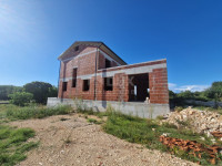 KANFANAR - Kuća u roh-bau fazi izgradnje na odličnoj lokaciji