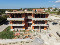 Kanfanar, stan u prizemlju, vrt+parking