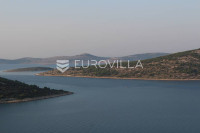 Kaprije, građevinsko zemljište s prekrasnim pogledom na Kornate