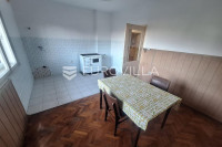 Karlovac, Donja Jelsa, kuća 360 m² na parceli 4000 m²