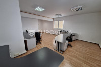Karlovac, Ilovac, poslovna zgrada 530 m² s uredima i skladištem, odlič