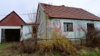 Karlovačka županija,Plaški - Kuća sa dvije dvorišne zgrade i građevins