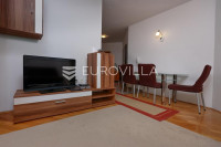 Kastav, Brestovice, trosoban stan 75 m² s velikom ograđenom terasom, d