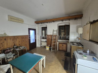 KASTAV, centar, prodaja stana za adaptaciju 101 m2, garaža