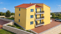 KASTAV - Građevinsko zemljište s dozvolom i pogledom