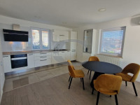 KASTAV, LUKSUZNO UREĐENI 2SB+DB STAN, 85 M2, POGLED NA MORE