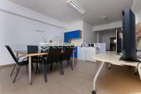 Kastav – poslovni prostor 120 m² u prizemlju novije zgrade, dvije kupa