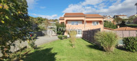 Kastav, prekrasna kuća od 480m2 s bazenom i velikom okućnicom