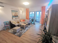 KASTAV- trosobni stan za dugoročni najam s bazenom