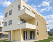 Uskoro useljivo - krovna terasa, jacuzzi, pergole,parking