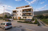 Kaštel Kambelovac, novogradnja, dvosoban stan s parking mjestom, površ