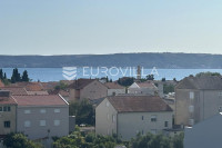 Kaštel Lukšić, četverosobni penthouse neto korisne površine od 112,08