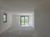 Kaštel Lukšić - NOVOGRADNJA trosoban stan, 2 parkinga, krovna terasa