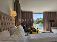 Kaštel Štafilić - Luksuzan Hotel**** s restoranom i bazenom, PRODAJA