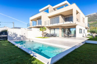 Kaštel Stari, moderna vila s lijepim pogledom